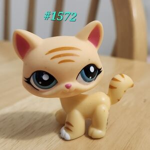 Littlest Pet Shop Tan and Pink Cat Figure